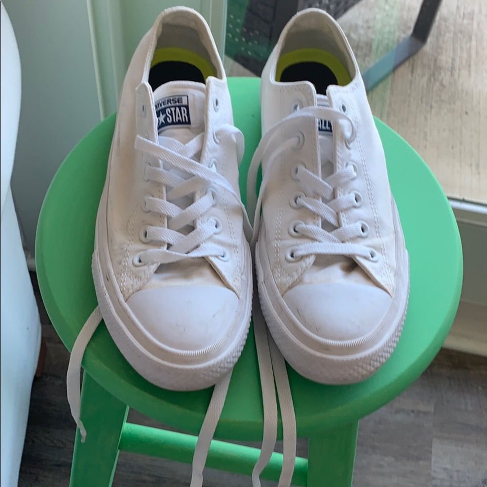 Women’s all white converse